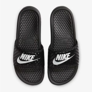 Nike Benassi Slides